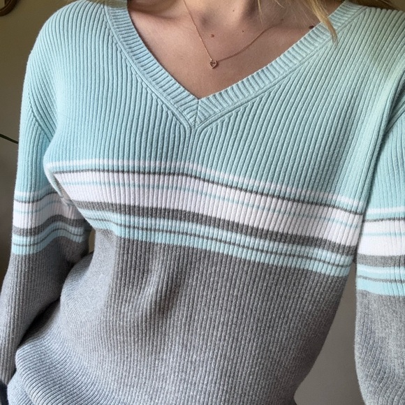 Fashion Bug V-Neck Sweater - Picture 7 of 8